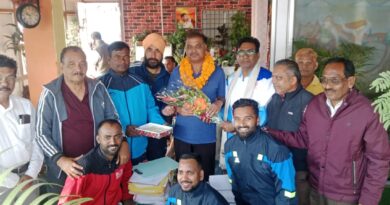 हॉकी की नर्सरी को मिली करोड़ों की सौगात, महापौर के घर पहुंचकर जताया आभार