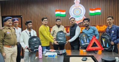 मोहला-मानपुर पुलिस ने सुरक्षा मितानों को बांटी सेफ्टी किट, सड़क हादसों में तात्कालिक मदद का दिया प्रशिक्षण